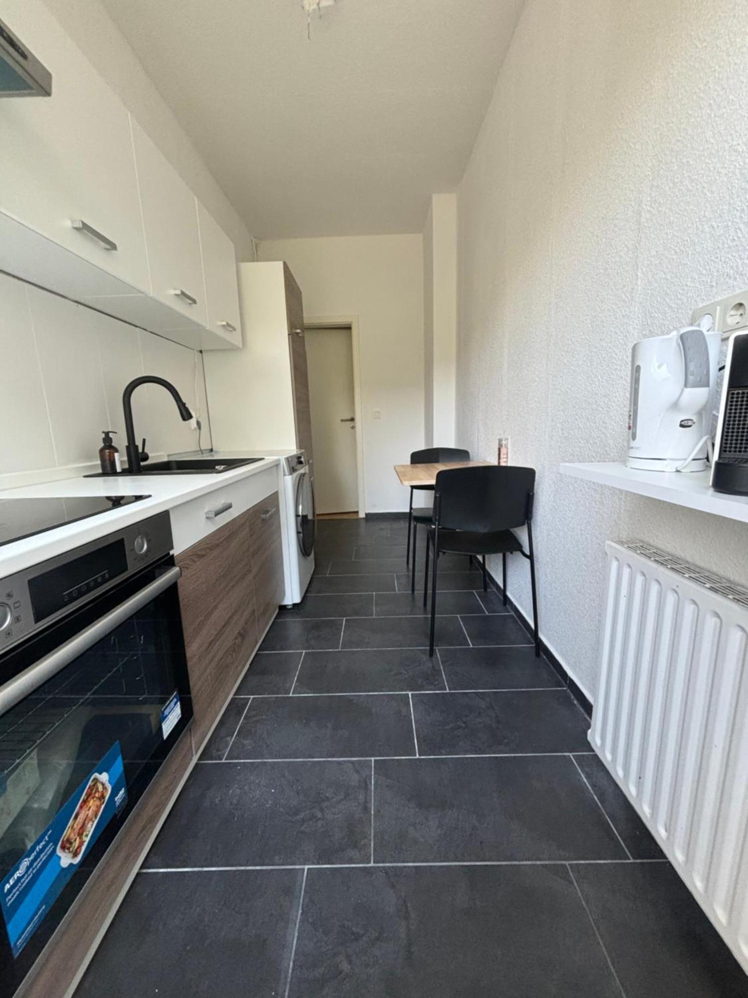 Cozy Apartment In Hannover Central ภายนอก รูปภาพ